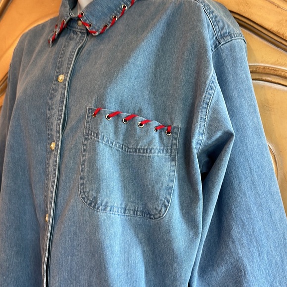 Threads on threads denim shirt - Picture 2 of 9
